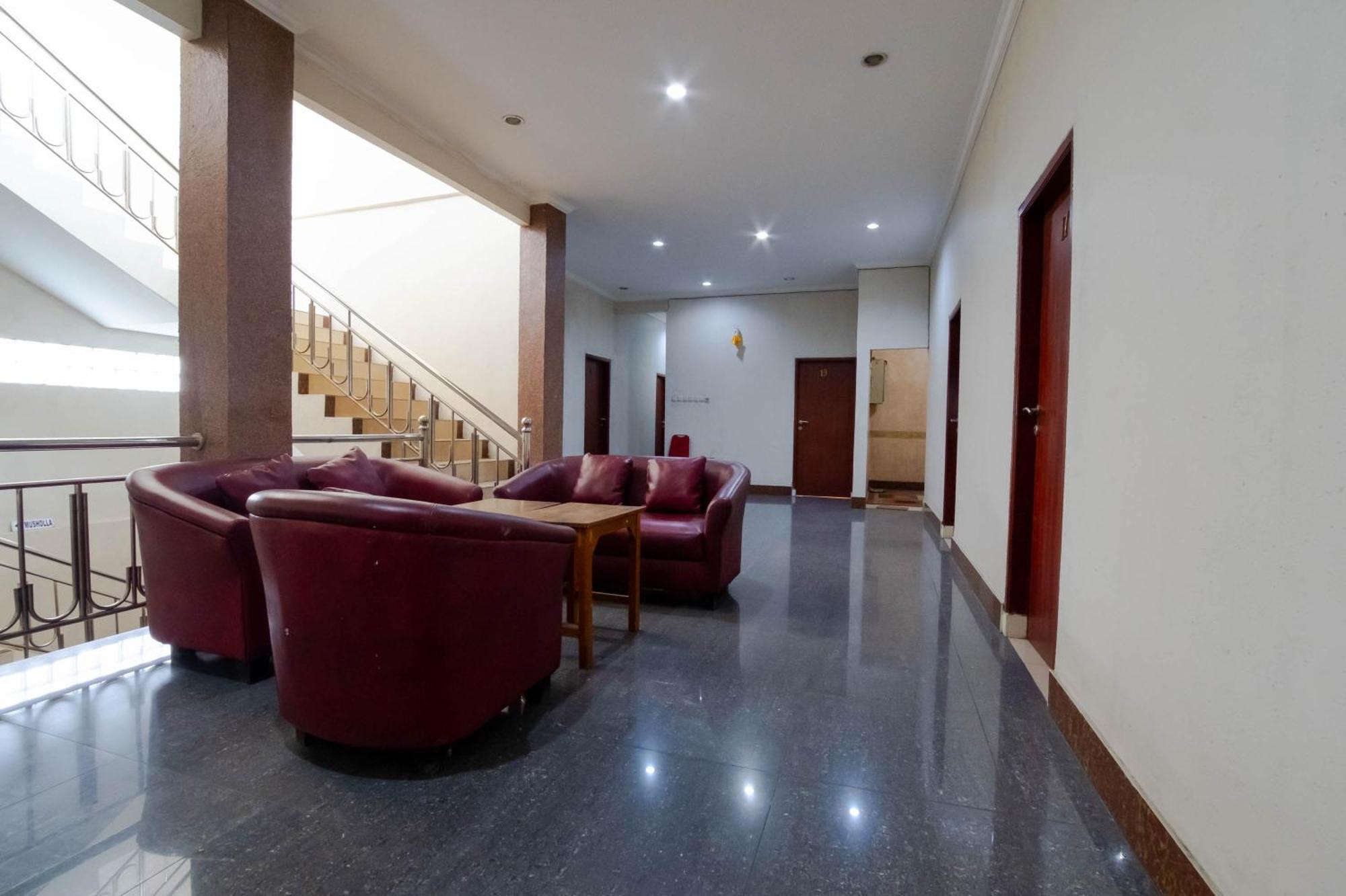 Nusa Indah Syariah Hotel Bandara By Abdihome Tangerang Extérieur photo